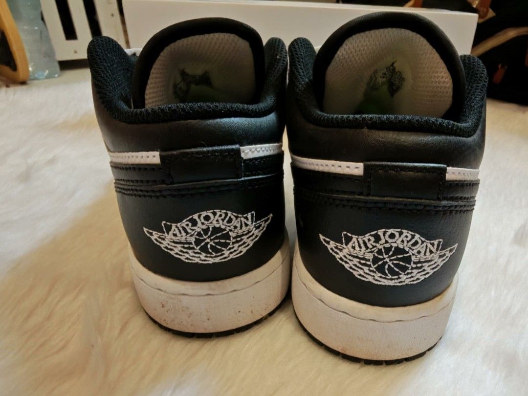 Nike Air Jordan 1 Low - Black White (Category: Sneakers) located in Pasay City. Submitted by kaaaaaye (Listing ID 1428167531, Image 3). Description: Air Jordan Low 5.5Y With box Location meycauayan bulacan Bought at nike official shop for 4595.