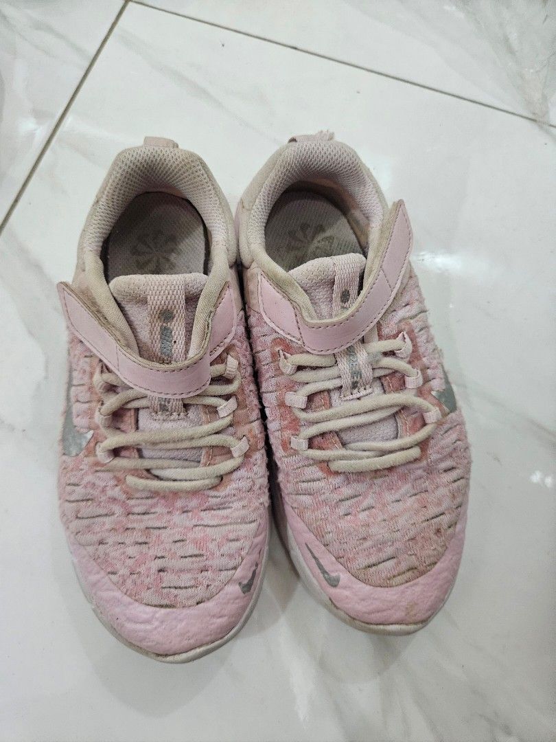 Nike Free RN Pink Sneakers (Category: Babies & Kids Fashion) located in Manila. Submitted by cloverclothes (Listing ID 1428124778, Image 1). Description: size 32 can wear 6-8y super comfy authentic nike. decluttering my stuffs. .