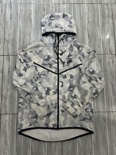 (Category: ) located in . Submitted by fit.thrift21 (Listing ID 1428138880, Image 1). Description: .