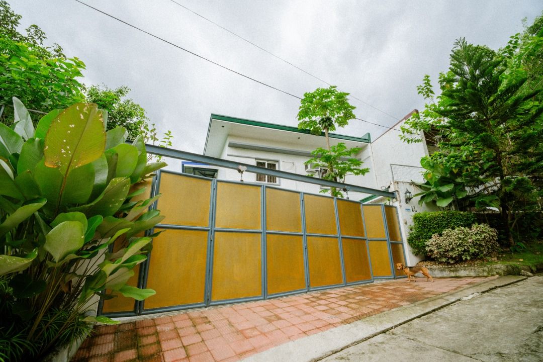 Private Resort For Sale (Category: House & Lot) located in Antipolo. Submitted by patchsky (Listing ID 1428139332, Image 1). Description: Private Resort for Sale | 336 sqm | Gated Subdivision | ₱15,000,000 (As-Is, Where-Is) An exceptional opportunity to own a fully operational private resort or convert it into your own exclusive vacation residence. 📍 Prime Location Boundary of Marikina Heights and Silangan, San Mateo Inside a secure, gated subdi