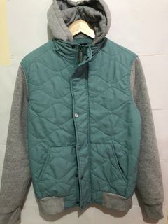 (Category: ) located in . Submitted by ronsthriftshop (Listing ID 1428156573, Image 1). Description: .
