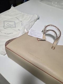 （分類：）位於 。 由 hongkongeric 提交（商品編號 1428232017，圖片 1）。簡介： 。