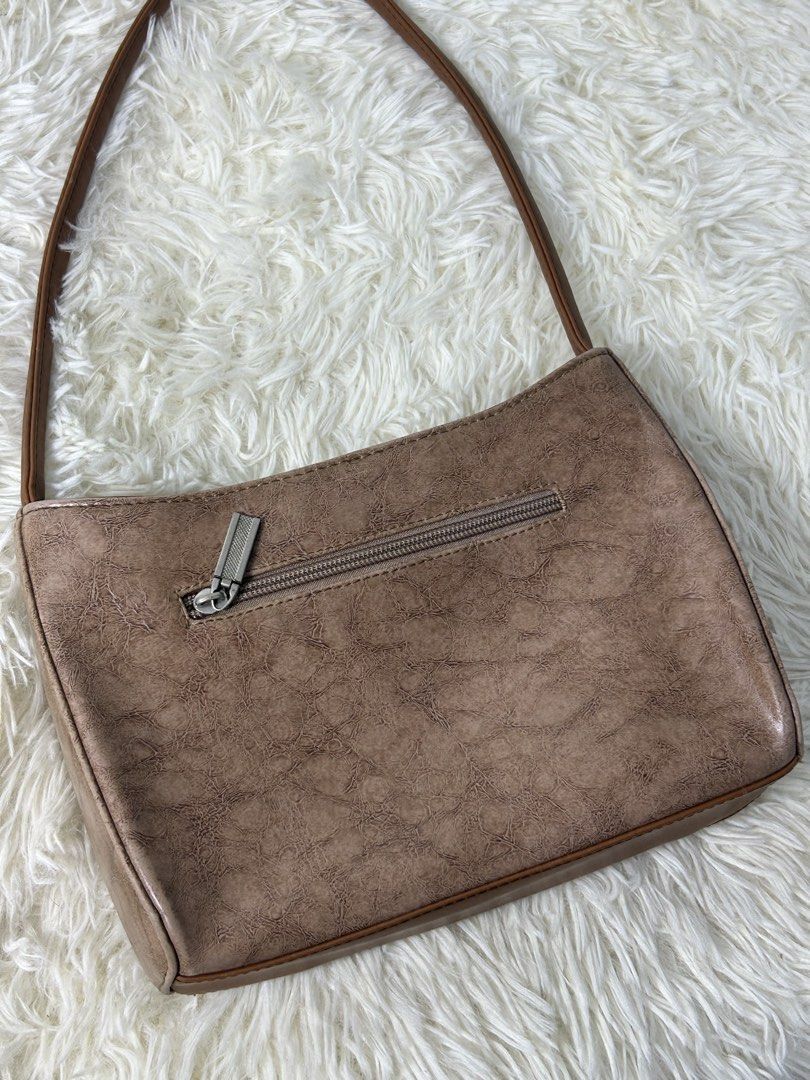 SECOSANA Shoulder Bag (Category: Shoulder Bags) located in Manila. Submitted by riided (Listing ID 1428216768, Image 3). Description: .