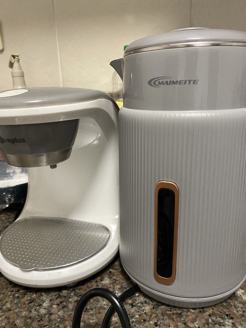 Simplus Coffee Maker and MAIMEITE Kettle (Category: Coffee Machines & Makers) located in Paranaque City. Submitted by daaaunnn (Listing ID 1428145794, Image 3). Description: what you see is what you get. heater used twice only. no box. 600 for two items rfs: decluttering.