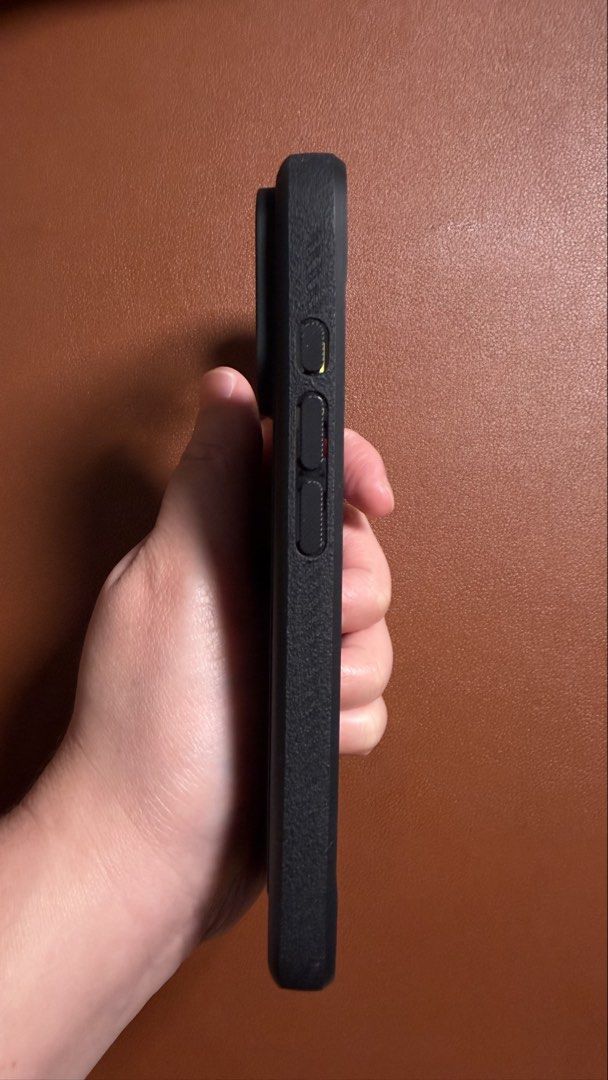 Spigen Rugged Armor MagFit iPhone 17 Pro Case (Category: Cases & Sleeves) located in Quezon City. Submitted by allthingsdapper (Listing ID 1428225881, Image 3). Description: Spigen Rugged Armor MagFit iPhone 17 Pro Case The Rugged Armor series is known for its “military-grade” protection and “Air Cushion” technology to absorb shocks from drops. Best-feeling cases out there imo Comes w og box ₱1700.