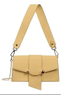 (Category: ) located in . Submitted by freeupcloset (Listing ID 1428137297, Image 1). Description: .