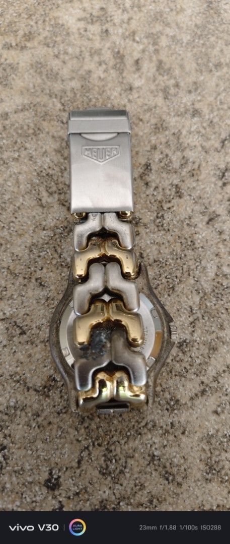 Tag Heuer 2000 Series Watch (Category: Luxury Watches) located in Manila. Submitted by roblazo25 (Listing ID 1428117204, Image 2). Description: 4 sale Tag heure watch good condition except the bracelet see last picture pabawasan nyo nlng pick up or pwede rin po lalamove,LBC sagot nyo po shipping.