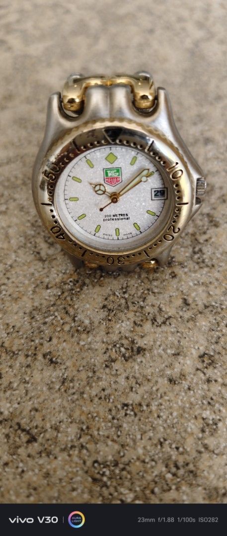 Tag Heuer 2000 Series Watch (Category: Luxury Watches) located in Manila. Submitted by roblazo25 (Listing ID 1428117204, Image 1). Description: 4 sale Tag heure watch good condition except the bracelet see last picture pabawasan nyo nlng pick up or pwede rin po lalamove,LBC sagot nyo po shipping.