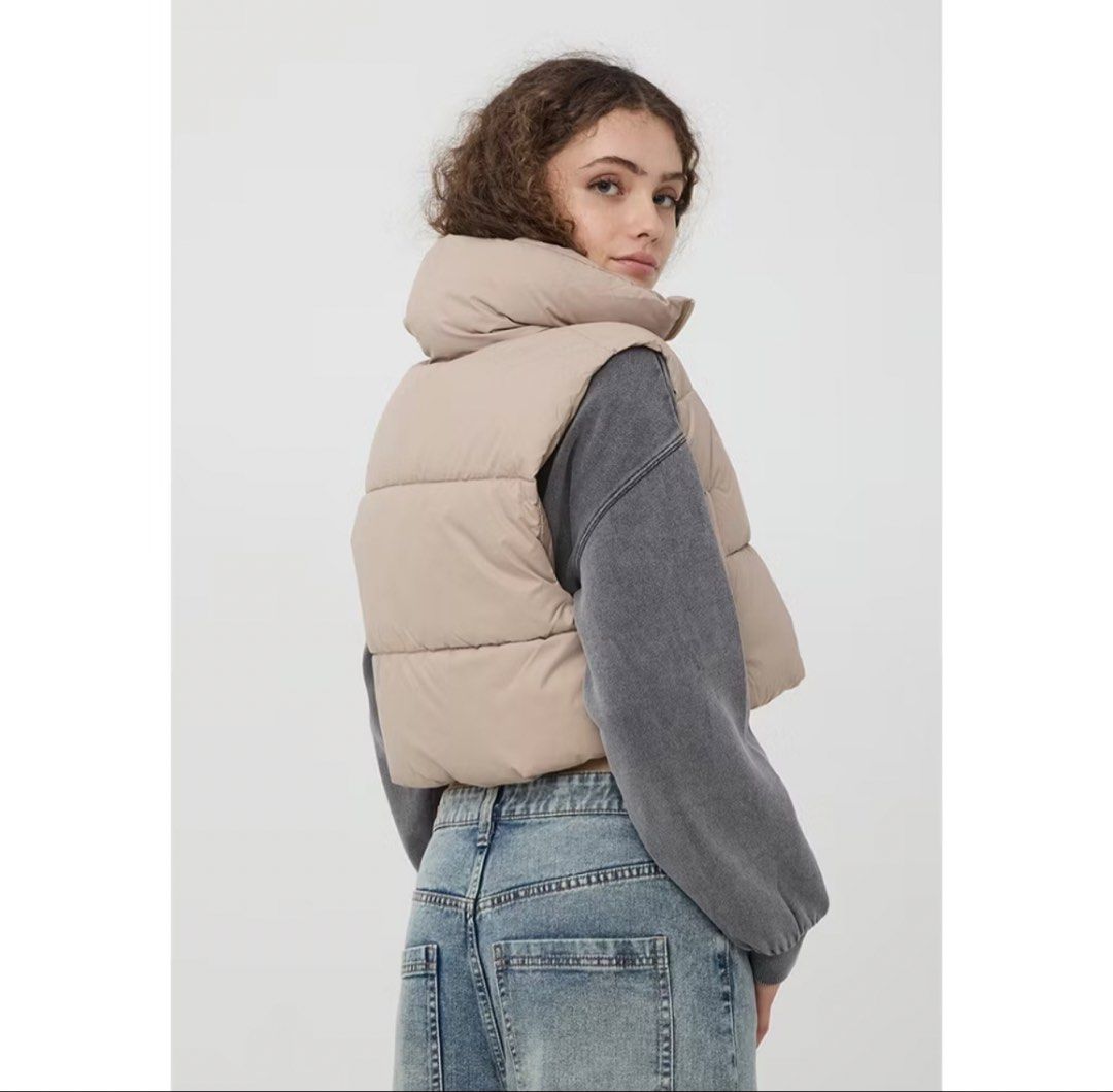 Terranova Puffer Vest - Beige M (Category: Vests) located in Santa Maria. Submitted by catmeow11 (Listing ID 1428240531, Image 1). Description: Terranova puffer vest Size M para di ganong cropped Nice color Like new Used once in shanghain.