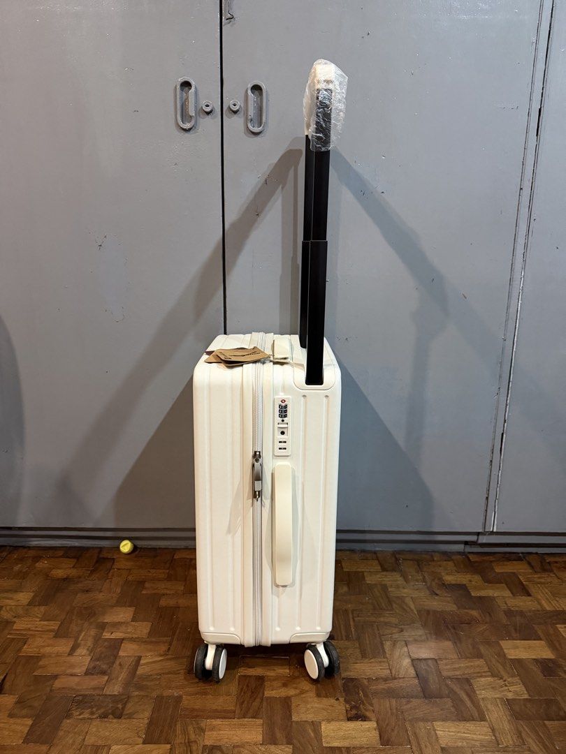 Travel Basic size 22 hard case luggage White (Category: Luggage) located in Manila. Submitted by kaelstoypalace (Listing ID 1428136019, Image 2). Description: Brand new TSA lock Double wheel.