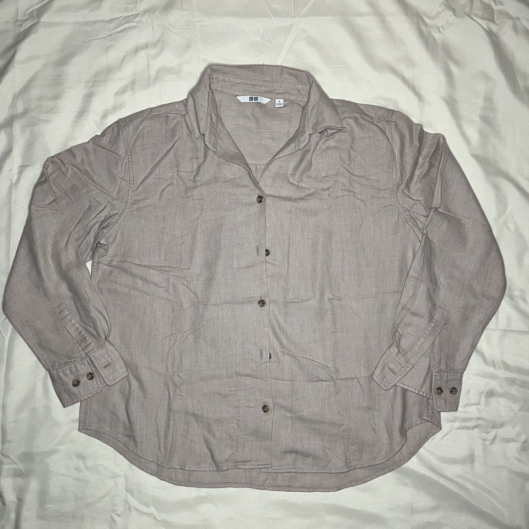 Uniqlo Button Down Long Sleeve - Beige (Category: Longsleeves) located in Baguio. Submitted by cleverturtle1 (Listing ID 1428114778, Image 1). Description: Uniqlo Button Down Long Sleeve - Beige In good condition PHP 650 Shipping is shouldered by buyer.