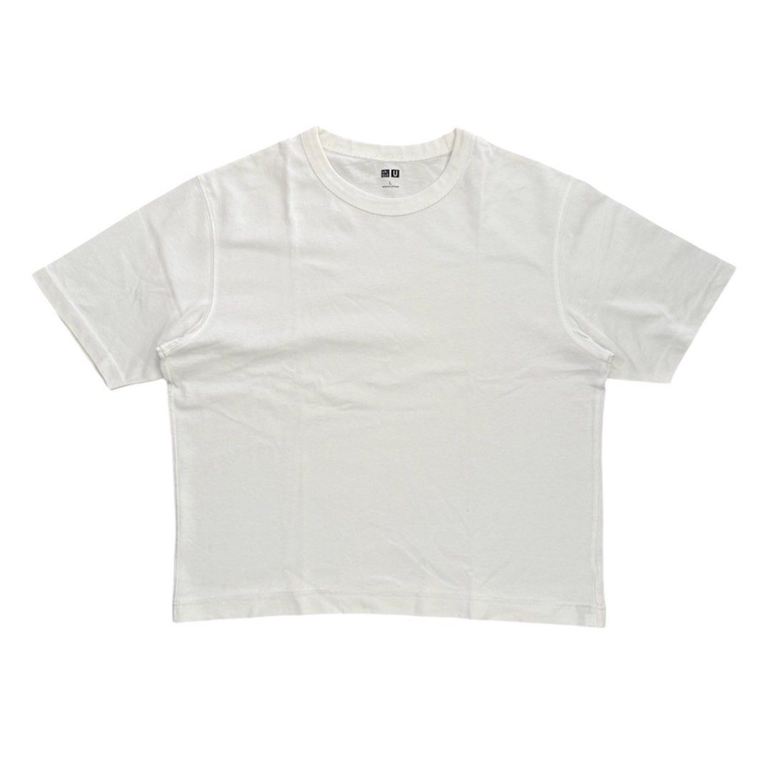 Uniqlo U white Crew Neck Tee (Category: Tshirts & Polo Shirts ) located in Manila. Submitted by dja23 (Listing ID 1428210198, Image 1). Description: Width: 22 in Length: 23.5 in Sleeve: 9.5 in Used, signs of usage, altered hem, loose stitching.