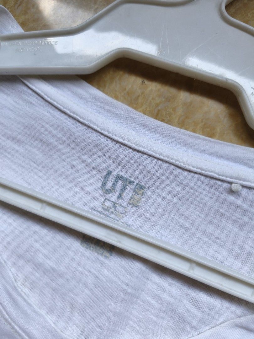 Uniqlo White Pocket Tee (Category: Tshirts & Polo Shirts ) located in Manila. Submitted by aaa_sy (Listing ID 1428119842, Image 3). Description: lightweight UT shirt bought in 2015~2018 rfs: don't wear anymore no flaws.