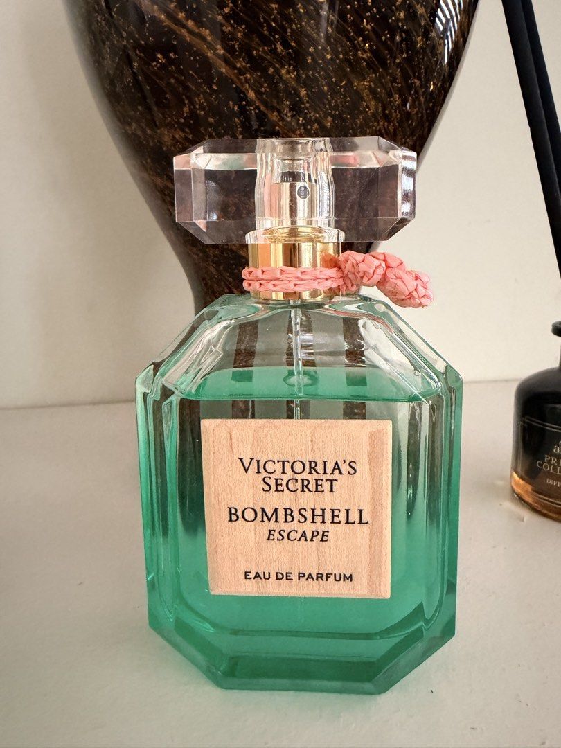 Victoria's Secret Bombshell Escape Eau de Parfum 100ml (Category: Fragrance & Deodorants) located in San Fernando. Submitted by ms.mlsluxeboutique (Listing ID 1428119155, Image 2). Description: •Victoria’s Secret Bombshell Escape Eau de Parfum (100ml/3.4 oz) is a tropical floral fragrance launched in 2024 as a limited-edition summer scent. •100% guaranteed authentic •Purchased in VS Store Mandarin Gallery Somerset Singapore 🇸🇬 •Original Price: 