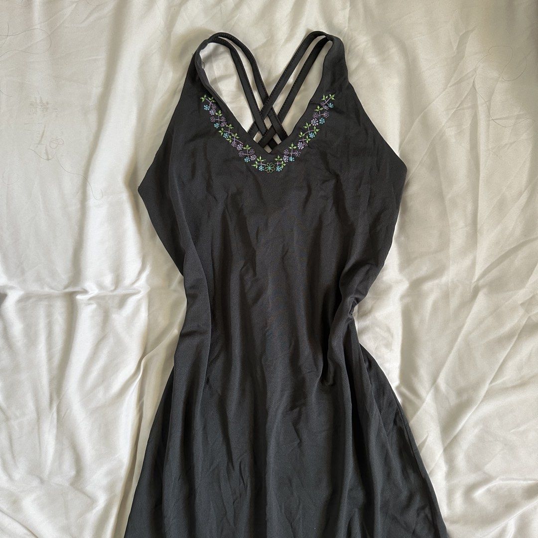 Vintage Gray Slip dress (Category: Dresses) located in Quezon City. Submitted by t0fuu (Listing ID 1428198667, Image 2). Description: Fits S-M (PM for dimensions) Super prettyy but a bit loose on me 🥲 .