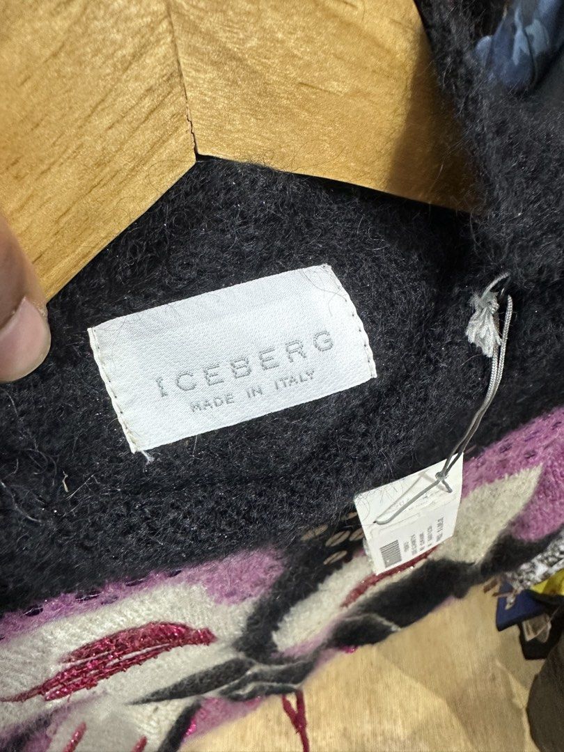 vintage iceberg mohair knitted (Category: Longsleeves) located in Baguio. Submitted by nieldan.2 (Listing ID 1428133534, Image 3). Description: with hangtag no issue.