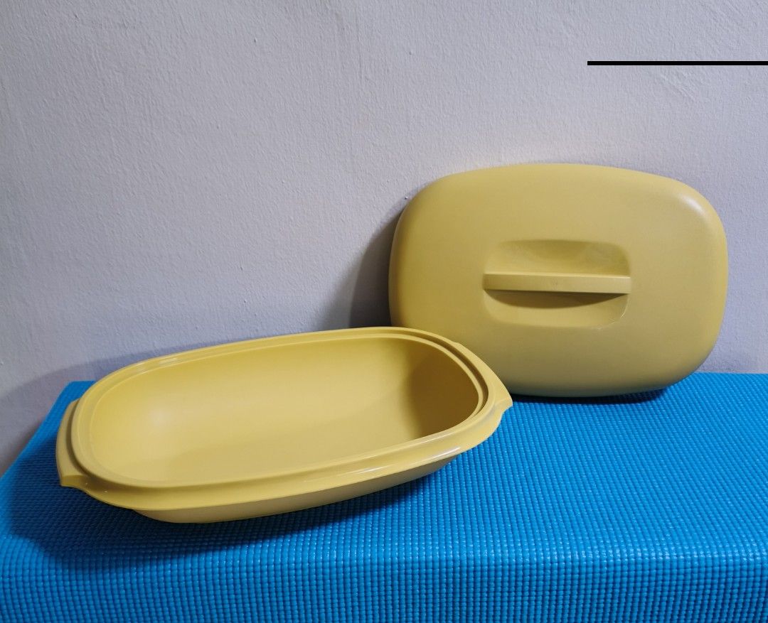 Tupperware Yellow Serving Platter with Lid462869572491028481