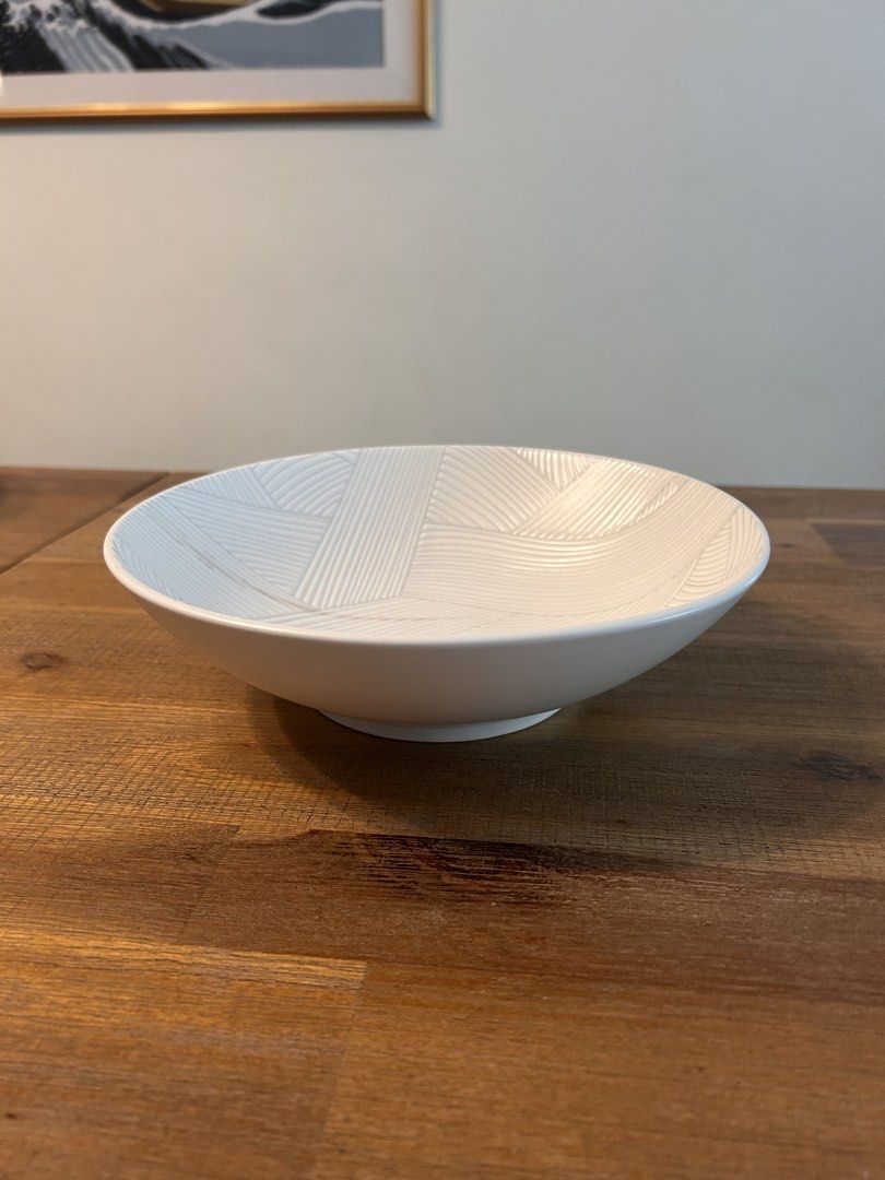 White Boutique Textured Dinnerware Set440767819211745281