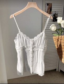 (Category: ) located in . Submitted by itscherrycloset (Listing ID 1428205628, Image 1). Description: .