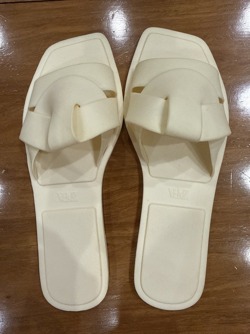 Zara Cream-Colored Sandals Size 38 (Category: Flats & Sandals) located in Makati City. Submitted by upcyclelady (Listing ID 1428221964, Image 1). Description: .