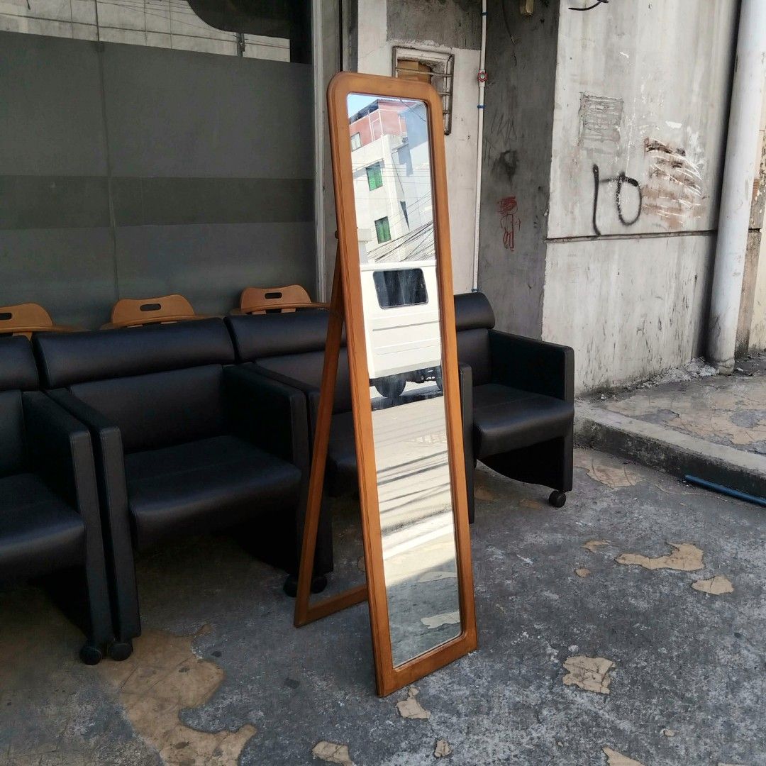 2nd hand Full Length Wooden Framed Mirror (Category: Mirrors) located in Paranaque City. Submitted by 2ndcharmfurniture (Listing ID 1428329222, Image 2). Description: .