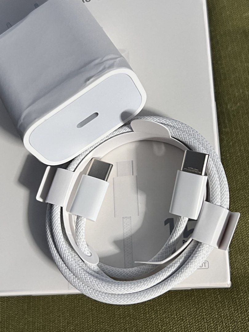 35W iPhone 15 Promax Type-C (Category: Chargers) located in Manila. Submitted by as_onlineshop11 (Listing ID 1428358975, Image 1). Description: .
