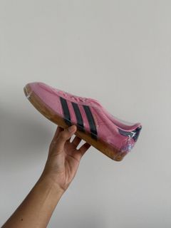 (Category: ) located in . Submitted by sneakerlahhh (Listing ID 1428290179, Image 1). Description: .