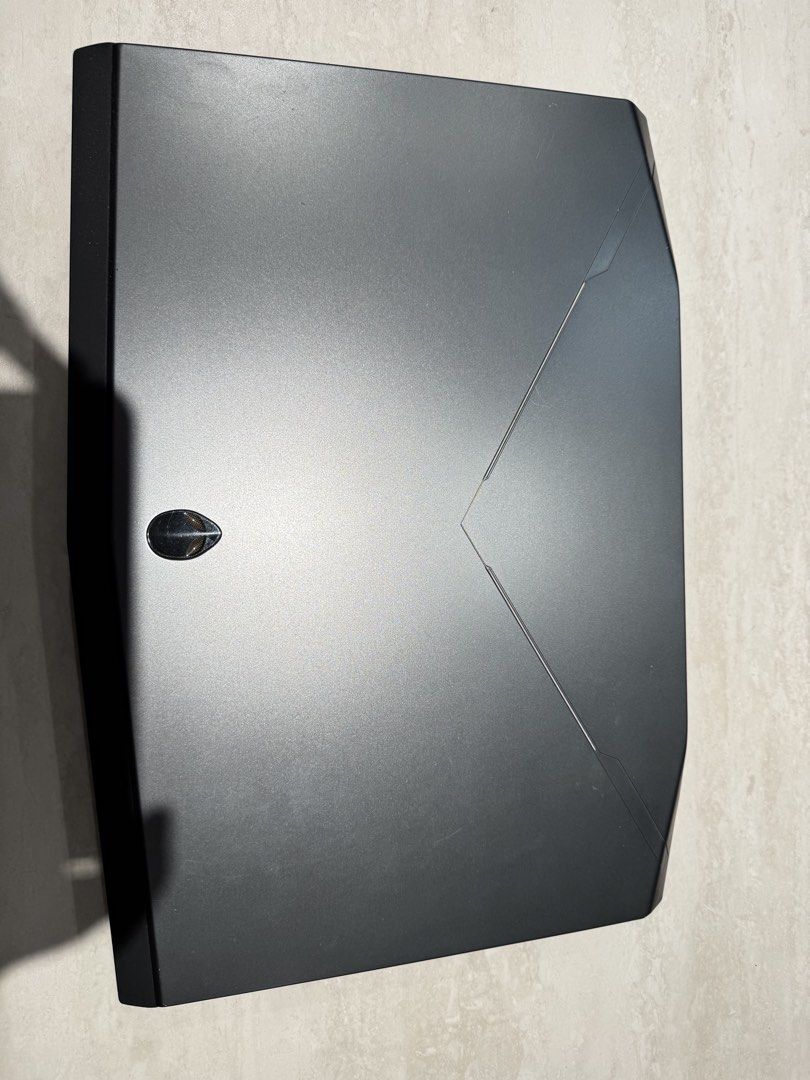 Alienware 17 Gaming Laptop412456077356574721