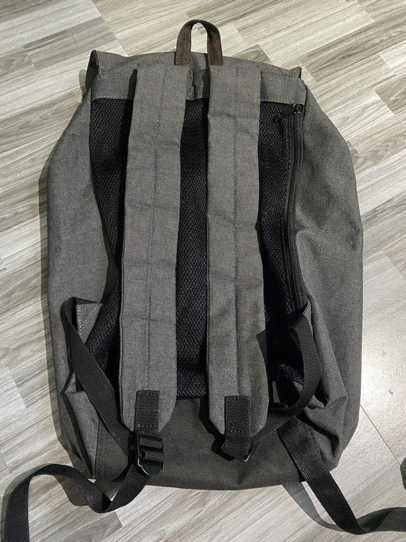 Anello Westen Backpack Gray (Category: Backpacks) located in Antipolo. Submitted by marcoandpaolomerchandise (Listing ID 1428325007, Image 3). Description: Anello From Japan 🇯🇵 Gray Backpack 🎒 May zipper Compartment sa taas May Zipper Both size May open compartment before sa Main Compartment May Zipper sa Likod short cut sa Main Compartment Like New sa Labas Minimal Issue : sa Loob May mga lint , normal sign of used , Hindi naman na kita pag M