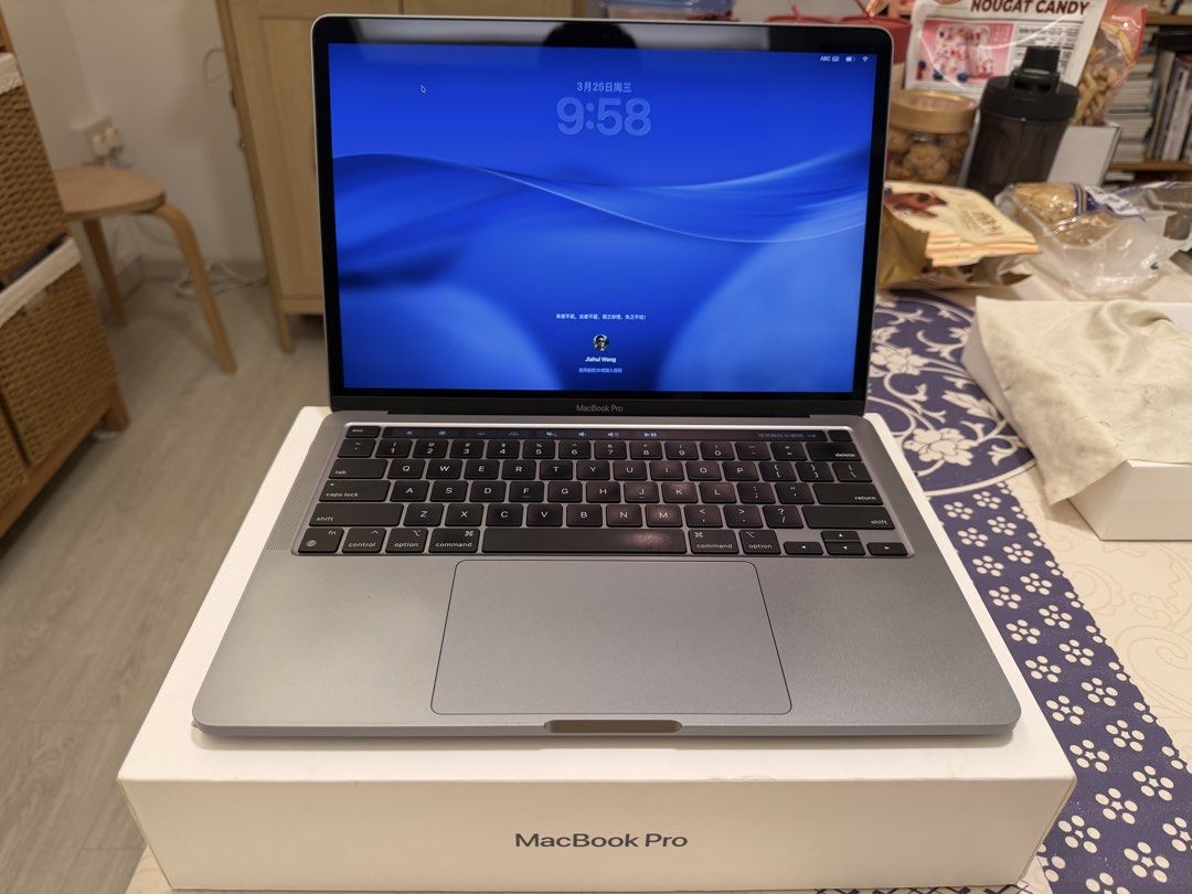 Apple MacBook Pro 13.3-inch M1 with touch bar (2020)16G 1TB