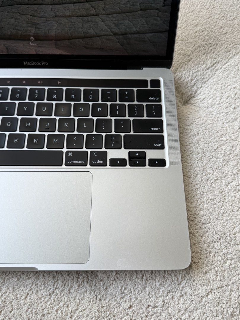 Apple MacBook Pro 13inch M1412458409149091843