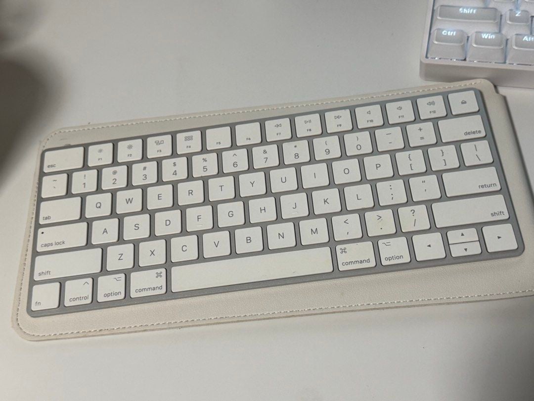 Apple Magic Keyboard (Lighting port), Computers & Tech, Parts ...