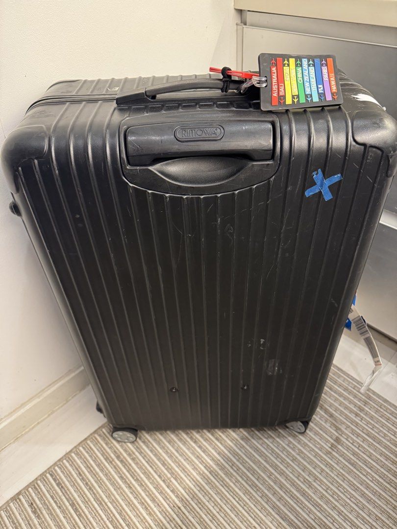 Authentic XL Rimowa Salsa Black (Category: Luggage) located in Makati City. Submitted by marckyboy (Listing ID 1428390997, Image 2). Description: - Authentic Black Rimowa Salsa XL - TSA-approved combination lock - Includes interior compartments with mesh dividers and a zippered pocket - Equipped with new wheels - With a luggage tag RFS: not using anymore as i bought new one. Negotiable .