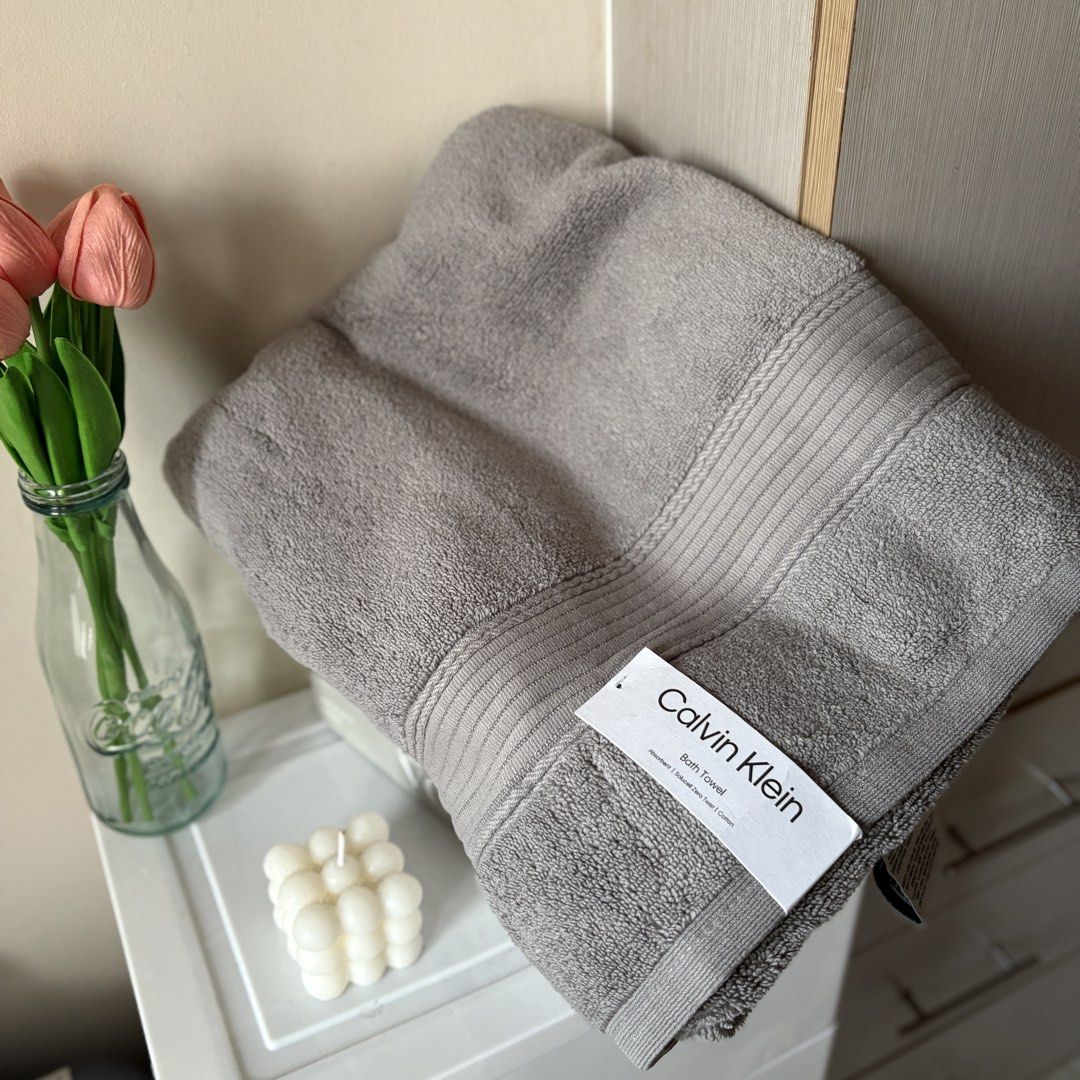 Calvin Klein Gray Bath Towel — 100% Cotton (Category: Bath) located in Manila. Submitted by on-trendfinds (Listing ID 1428414841, Image 1). Description: Authentic from US.