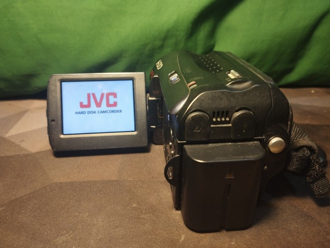 Camcorder (Category: Video Cameras) located in Quezon City. Submitted by santinooo (Listing ID 1428357639, Image 3). Description: JVC Everio GZ-MG50u ❗selling for 2,000php ❗ - No functional issues, all buttons are working - Zoom working - video working - picture working -with 30GB HDD storage ‼️MUST READ‼️ ISSUE: May temperature error or HDD error everytime bubuksan but I think pwede ipaayos.. (Sometimes it works normally, but most of the time it