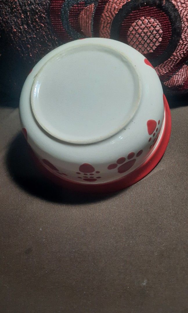 Ceramic pet bowl 6x3" as is (Category: Homes & Other Pet Accessories) located in Manila. Submitted by luckycharm_215 (Listing ID 1428377405, Image 3). Description: as is.