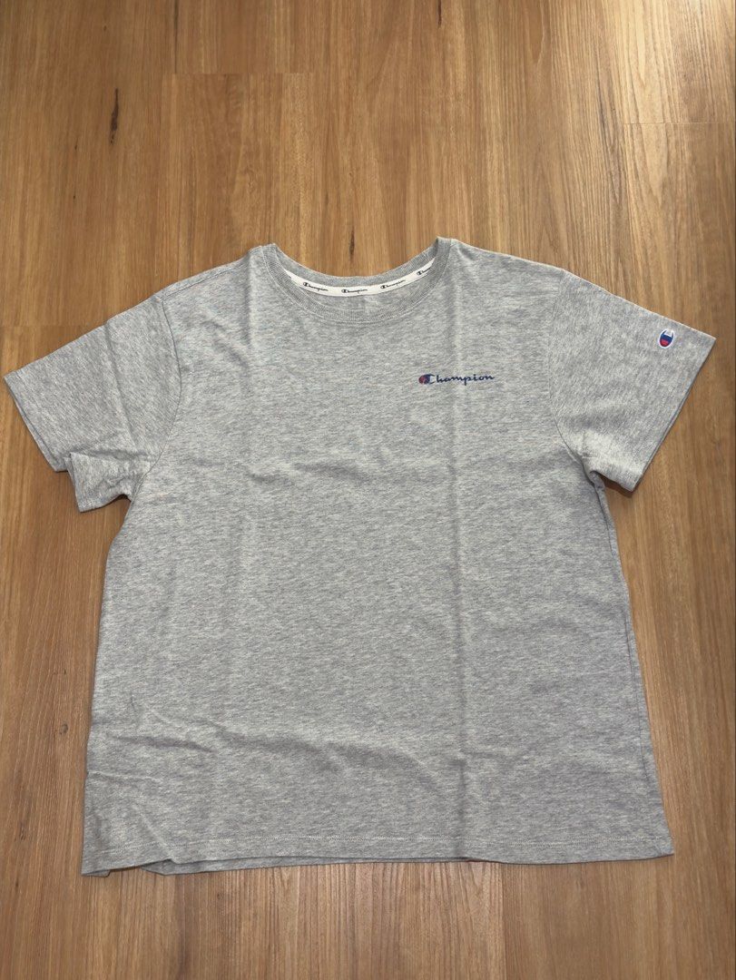 Champion Crew Neck T-shirt (Category: Tshirts & Polo Shirts ) located in Makati City. Submitted by powellv (Listing ID 1428393651, Image 1). Description: Srp: 3250 Fits as a Medium Flaw: Logo fading (see photos) Rfs: decluttering Price FIRM + SF Could ask for more photos through dm.