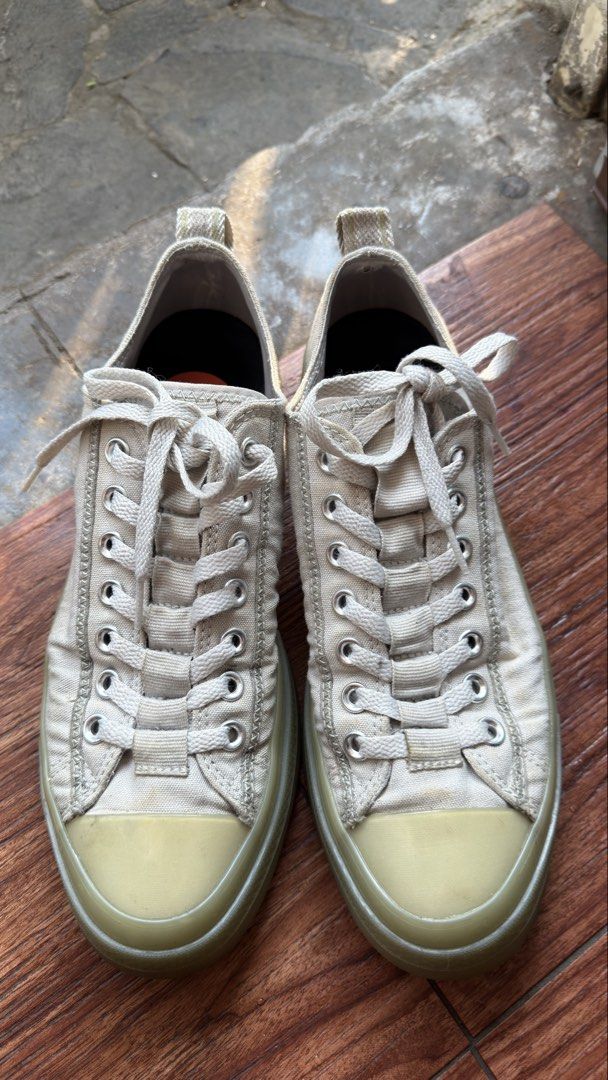 Converse Chuck 70 Ox "Translucent" (Category: Sneakers) located in Makati City. Submitted by RR_Shop (Listing ID 1428328943, Image 1). Description: Give you a discount if you buy more items! Reason to sell: I’m decluttering and selling pre-loved items. Payment options: - LBC: Prepaid COD - Lalamove: GCash payment .