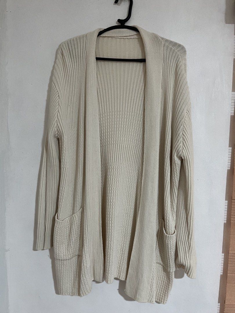 Cream Ribbed Knit Cardigan with Pockets (Category: Coats, Jackets and Outerwear) located in Bulacan. Submitted by 01.soleil (Listing ID 1428268494, Image 1). Description: .