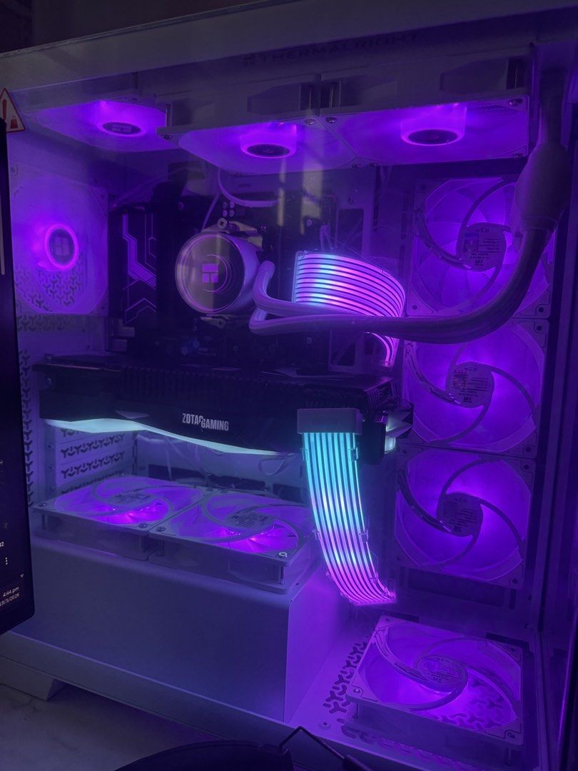 Custom pc413263702178539520