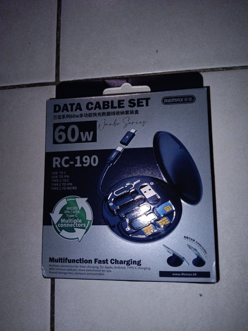 Data Cable Set (Category: Cables & Adaptors) located in Singapore. Submitted by chanlitingeileen (Listing ID 1428367362, Image 1). Description: Selling brand new data cable set interested pm me nw .