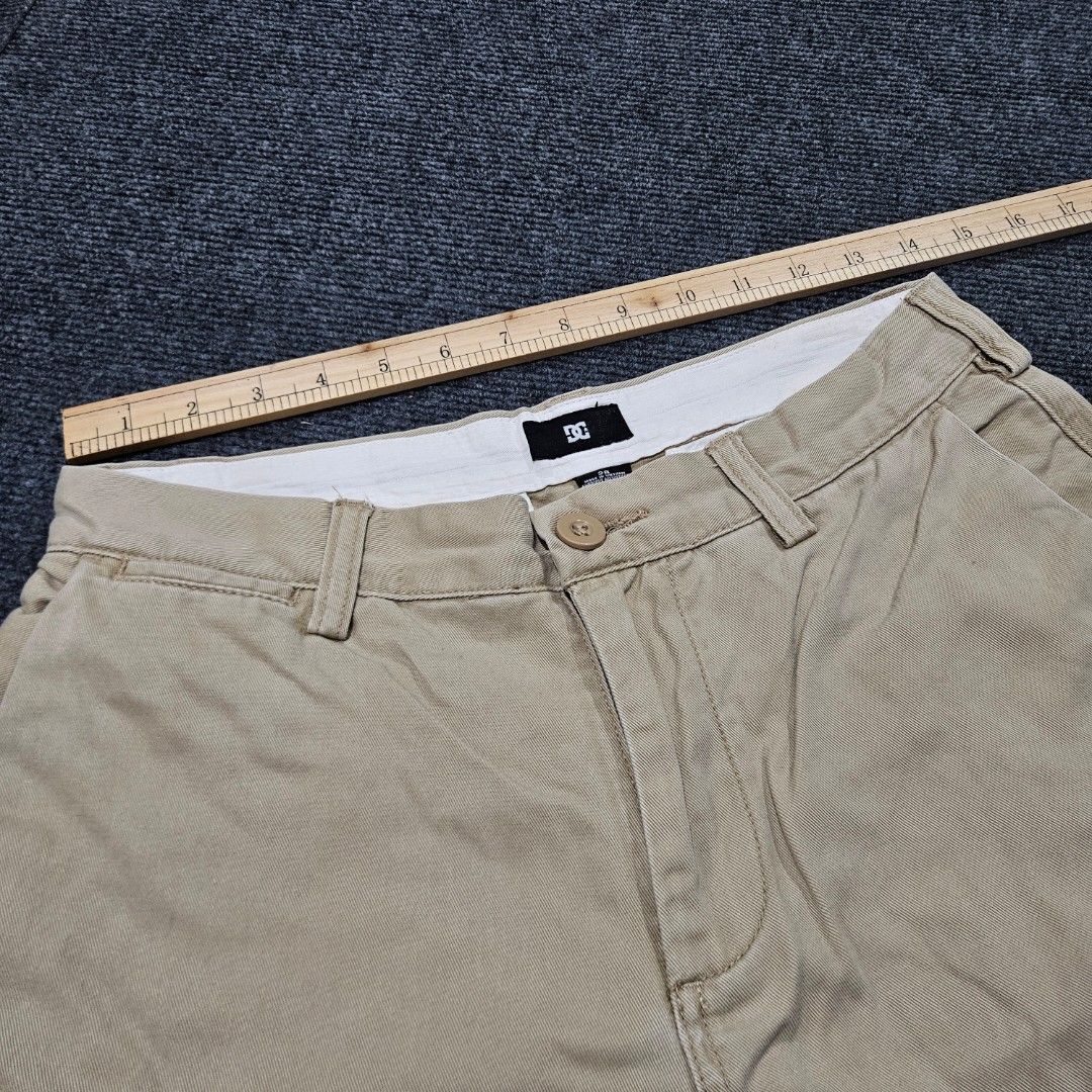 DC shoes chino shorts (Category: Shorts) located in Baguio. Submitted by fadexquisite (Listing ID 1428301734, Image 3). Description: DC shoes chino shorts Size28 on tag Waist 28inch Length 20inch Rise 10inch Inseam 9inch Leg opening 9inch Excellent condition 500 plus ship fee.