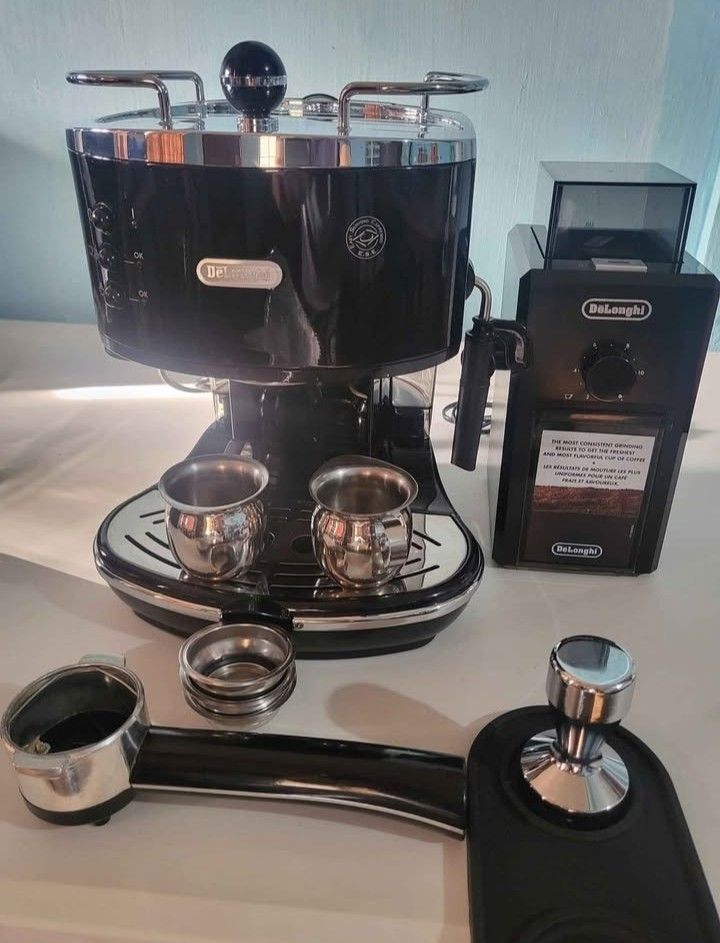 DeLonghi Espresso Machine and Grinder Set (Category: Coffee Machines & Makers) located in Cavite. Submitted by kimblee10 (Listing ID 1428303181, Image 1). Description: Unli test pag pick up.