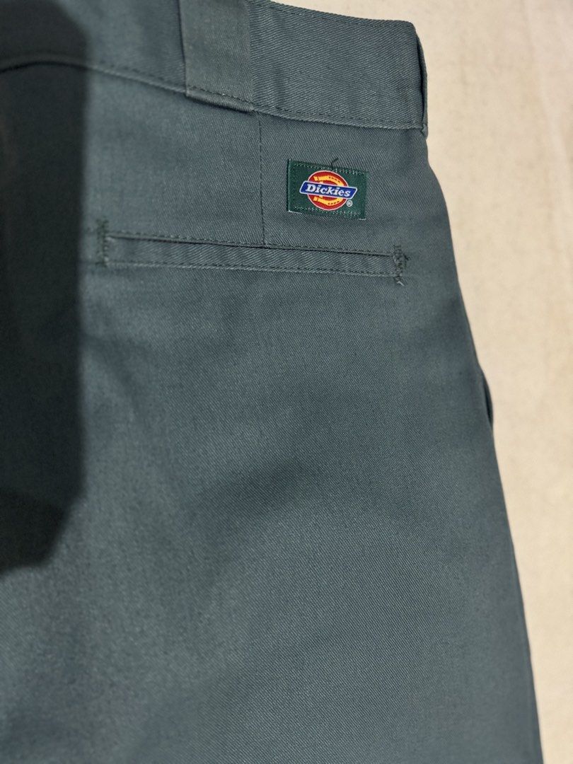 Dickies Work Pants (Category: Jeans) located in Santa Cruz. Submitted by christopher119 (Listing ID 1428401751, Image 2). Description: Best Fit Size 28 Color Hunter green Use Once slight new Siff texture.