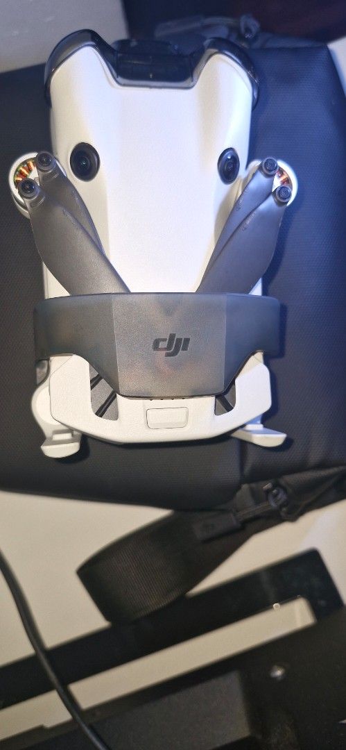 DJI Mini 4 Pro FMC, Photography, Drones on Carousell