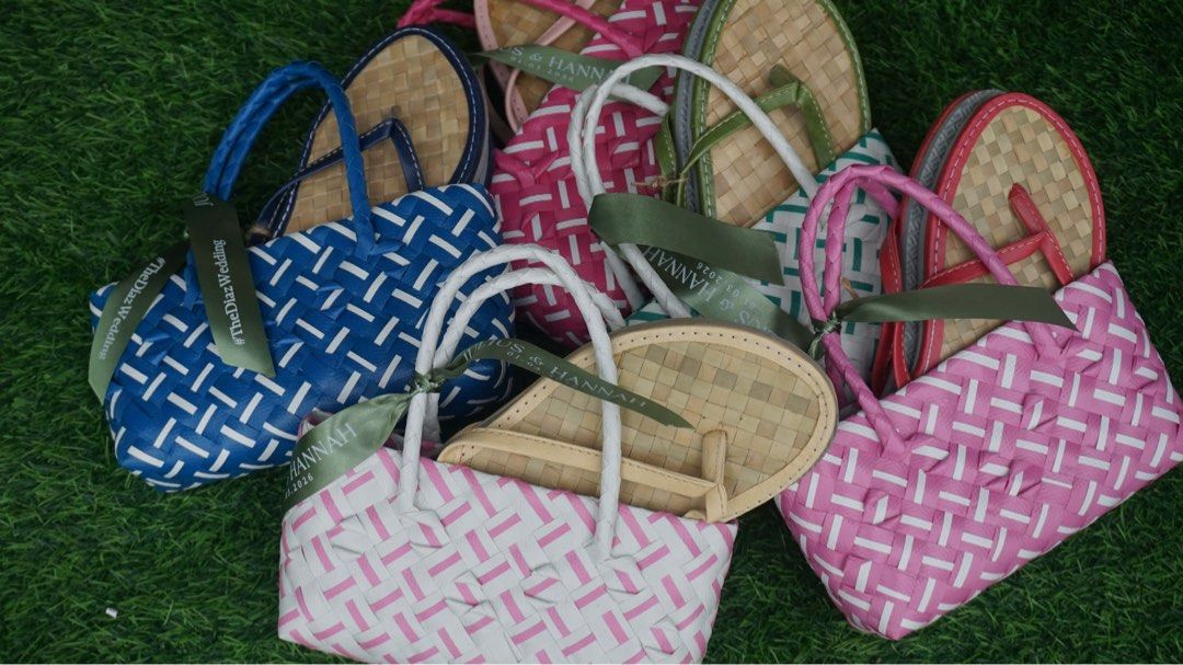 Event Giveaways / Wedding Favors (Category: Gift Baskets & Hampers) located in Manila. Submitted by allysonsea (Listing ID 1428287523, Image 3). Description: Customizable Giveaway.