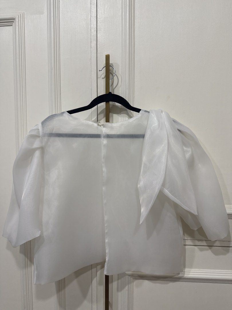 Filipiniana White Top Bow (Category: Blouses) located in Manila. Submitted by style.chambers (Listing ID 1428374222, Image 2). Description: Filipiniana white top For events, weddings, as cover up, etc Very stylish .