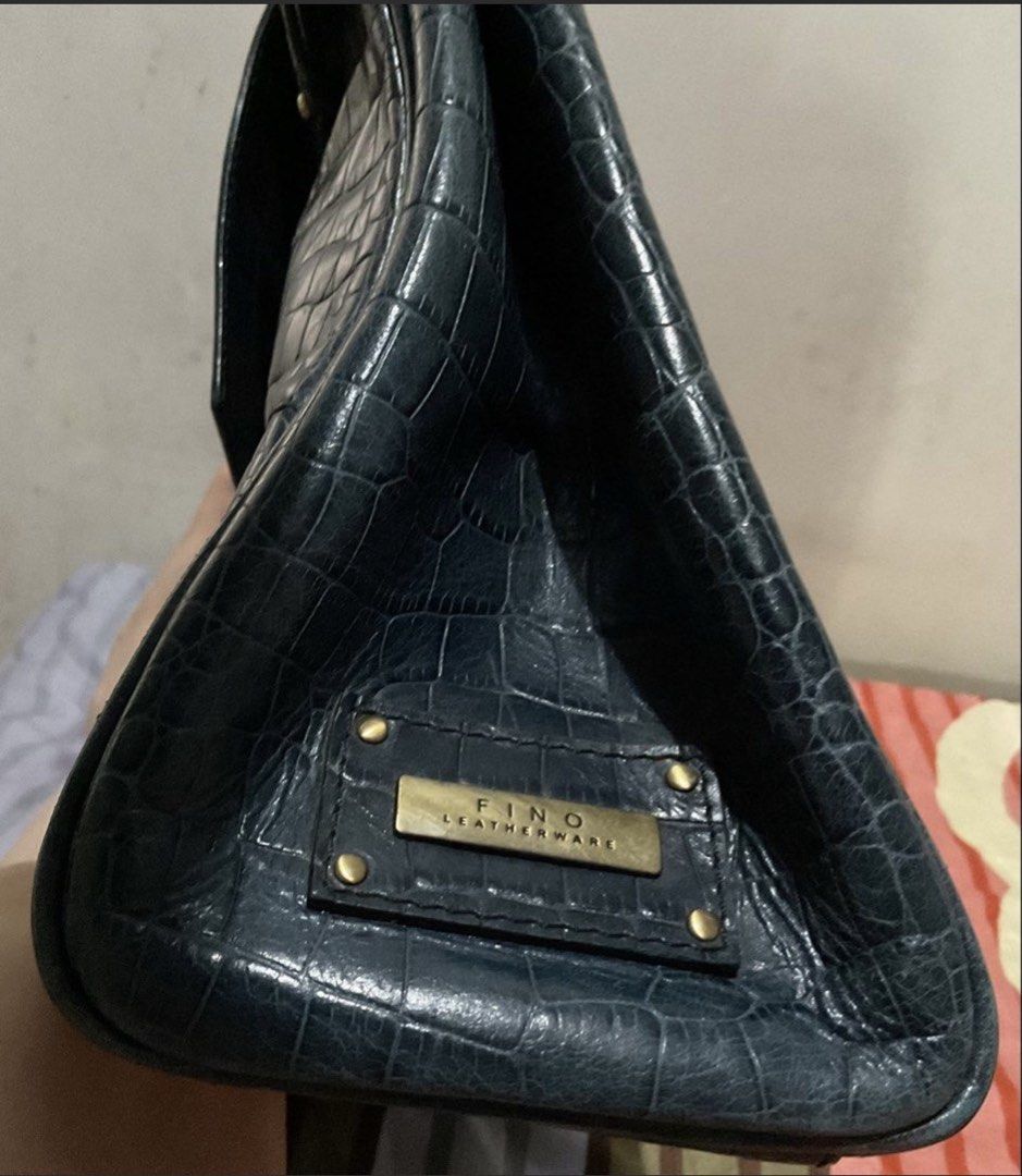 FINO Leatherware Crocodile-Embossed Handbag (Category: Luxury Bags & Wallets) located in Marikina City. Submitted by takealongs (Listing ID 1428363949, Image 2). Description: I bought this here in Carousel a few days ago but I did not not notice the measurements. Its too big for me so I’m selling it on a discounted price..