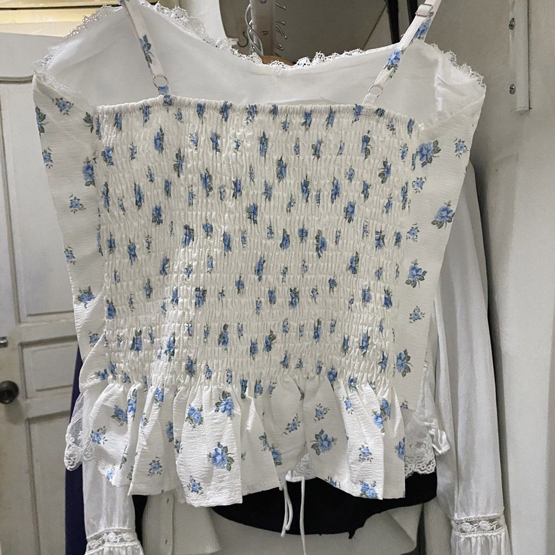 Floral Cami Top with Lace Trim (Category: Sleeveless) located in Pasig City. Submitted by preloved_mnla (Listing ID 1428270948, Image 2). Description: Fits small to medium. Bought From Thailand..