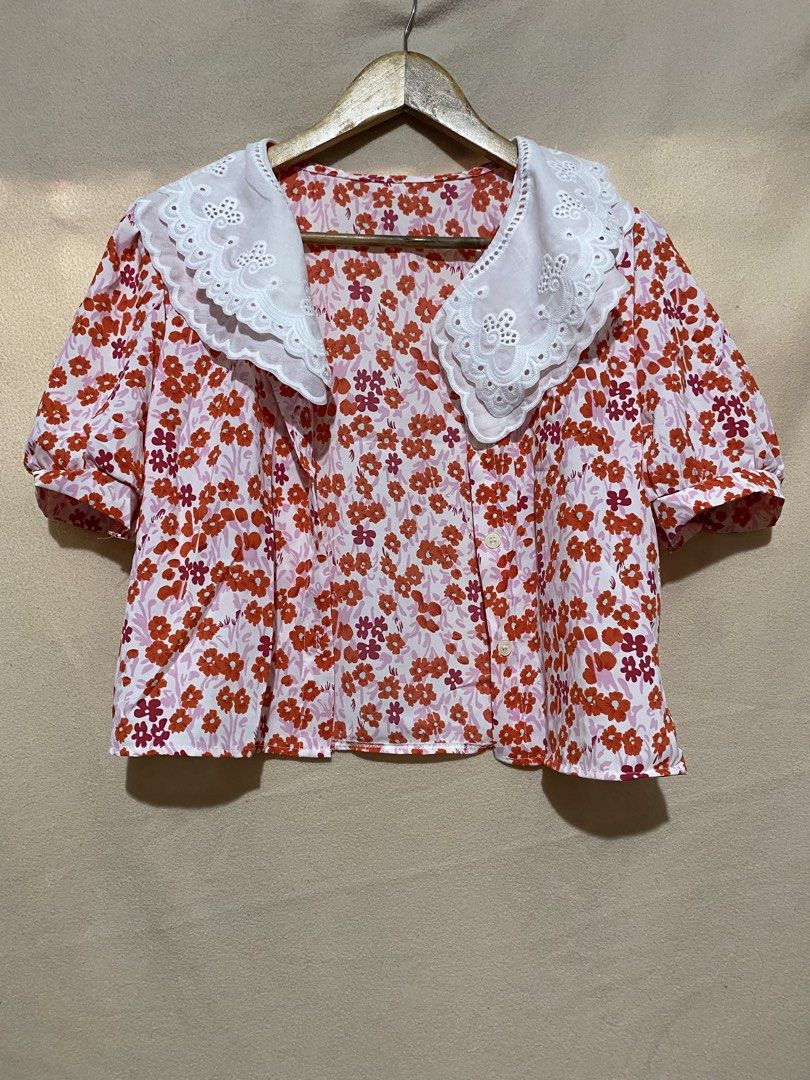Floral Peter Pan Collar Blouse (Category: Blouses) located in Caloocan City. Submitted by declutterbycha (Listing ID 1428392866, Image 1). Description: 💰MODE OF PAYMENT: Unionbank, Maribank, Gotyme, Gcash 📦MODE OF DELIVERY: LBC Express, J & T Express, Grab, Lalamove .